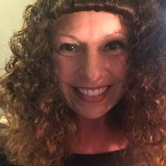 Meet your Posher, Jennifer - Picture 1 of 1